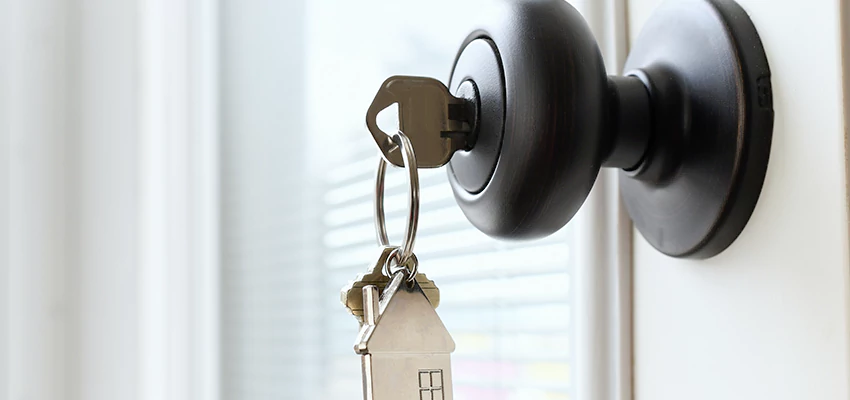 Bifold Door Knob Replacement in Bear Valley Springs, California